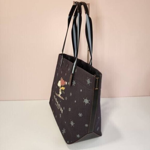 NWT Coach X Peanuts Tote 38 With Snoopy Ski Motif - Picture 4 of 4